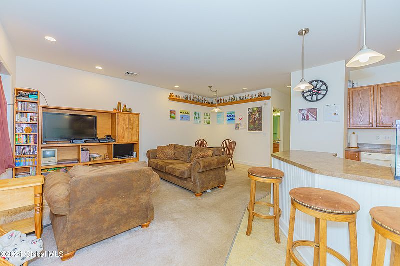 4th image of 73 Saratoga Road #5