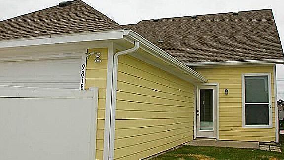 2nd image of 9818 Cedarcrest Dr
