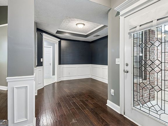 4th image of 468 Red Bud Rd