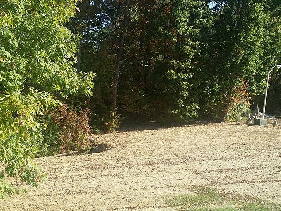 4th image of 3743 Berryhill Dr