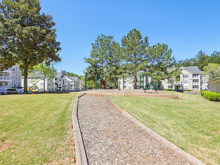 The Glen at Lanier Crossing — Photo 17
