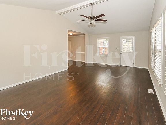 3rd image of 6831 Van De Rohe Dr