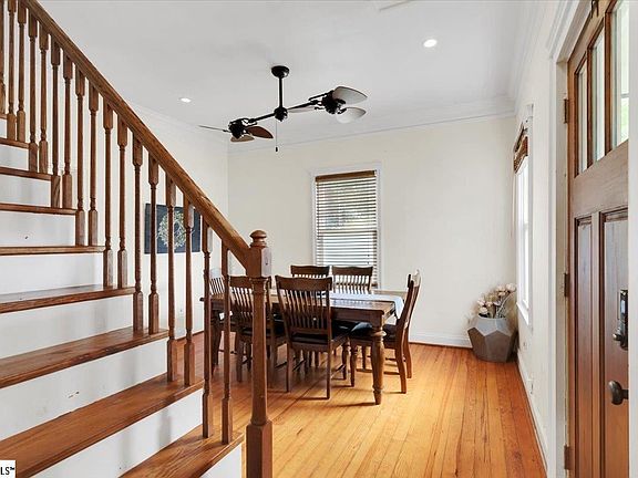 5th image of 28 Wallace St