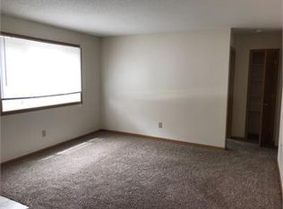 610 N Norbeck St #202, Vermillion, SD 57069