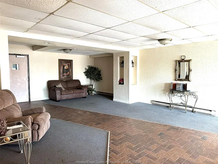 2565 Lauzon Rd #211 — Photo 3