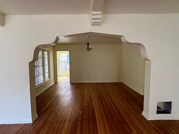 3rd image of 1293 S Cloverdale Ave #1