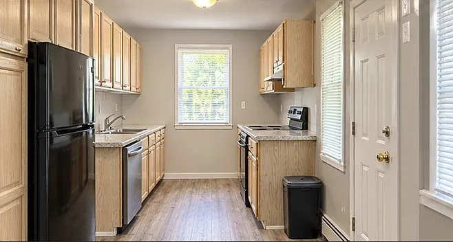 3 bed, 1975 sqft, $2,895 — Photo 3