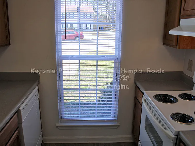 1 Peachtree Ct — Photo 19