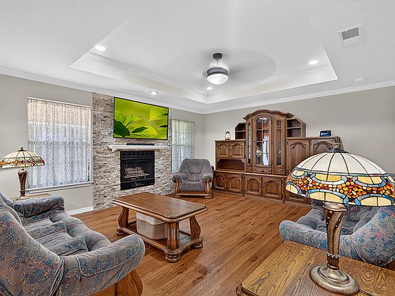 5th image of 7 Pebble Creek Dr N