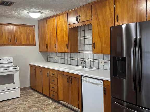 3rd image of 2320 Anna Ave