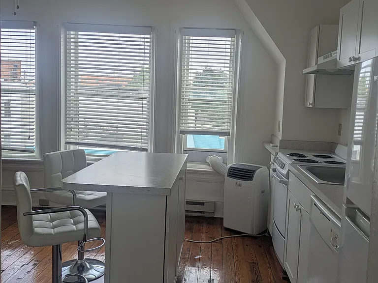 1404 N 2nd St #4 — Photo 7