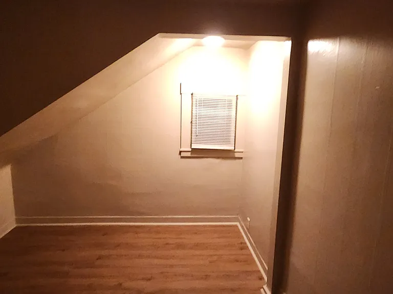 204 Winspear Ave #2 — Photo 12