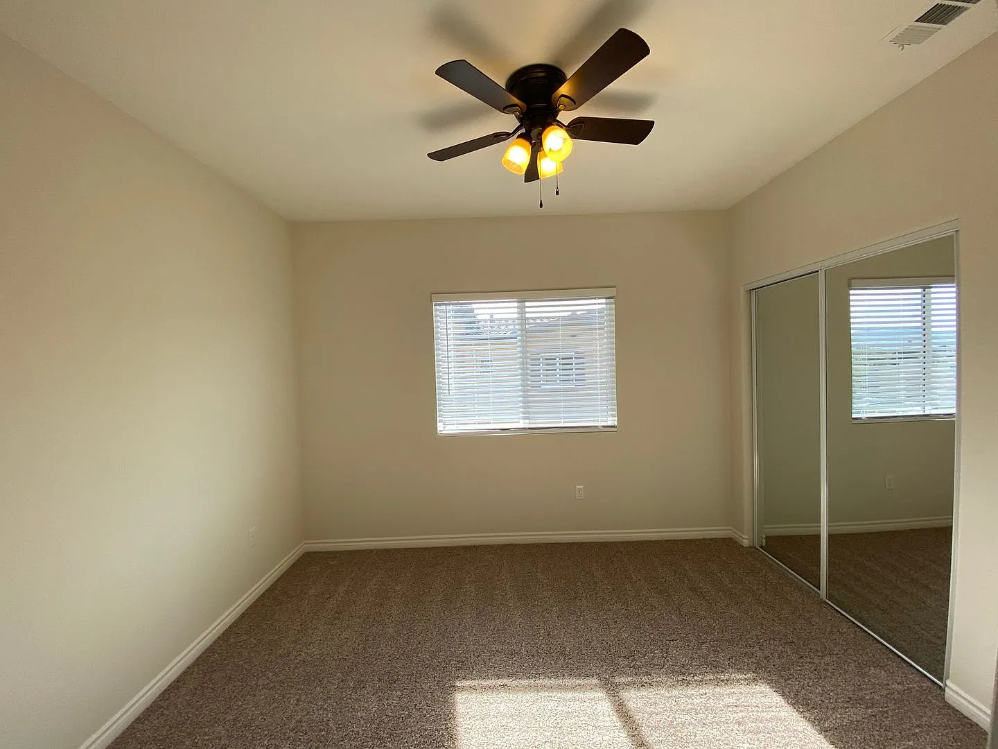 Santa Barbara Luxury Apartment Homes — Photo 2
