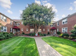 10 Bryant Cres APT 2I, White Plains, NY 10605
