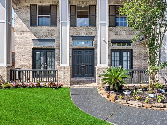 4th image of 8127 Edenwood Dr