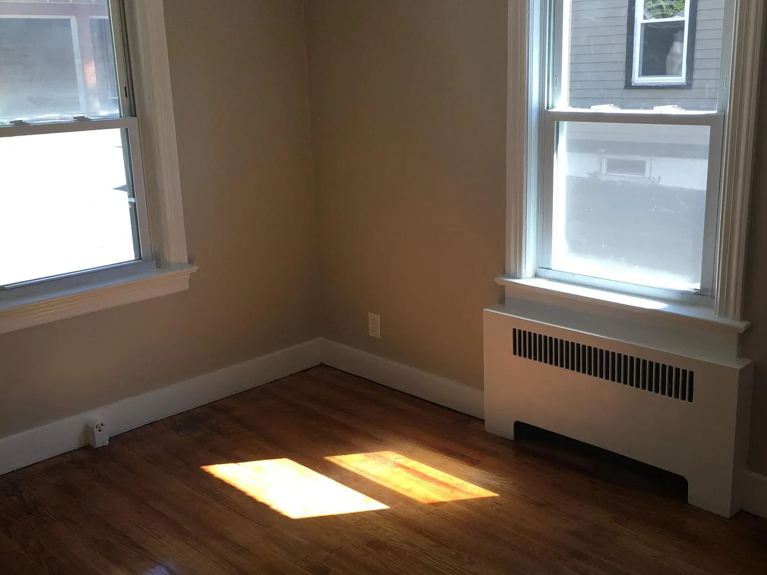 2 bed, 1000 sqft, $1,450 — Photo 4