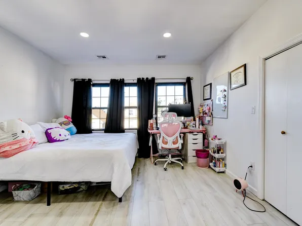 1215 80th Street image 13 of 18