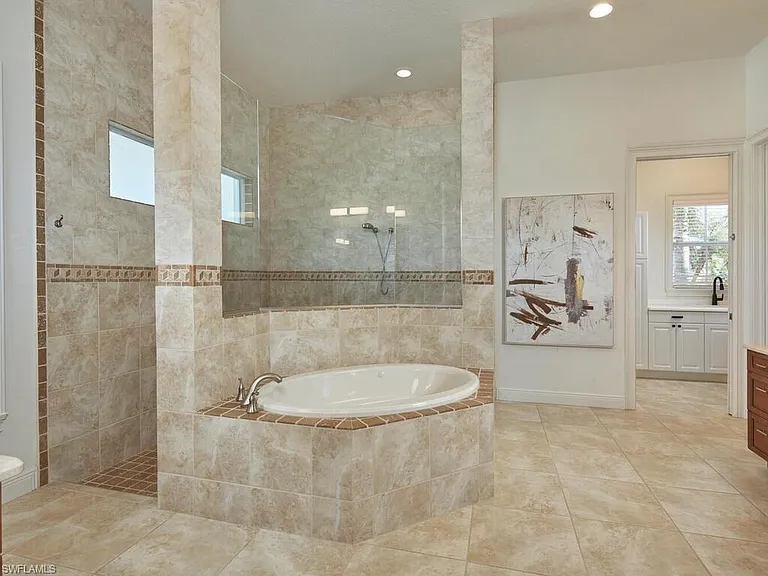 4419 Crayton Rd — Photo 26