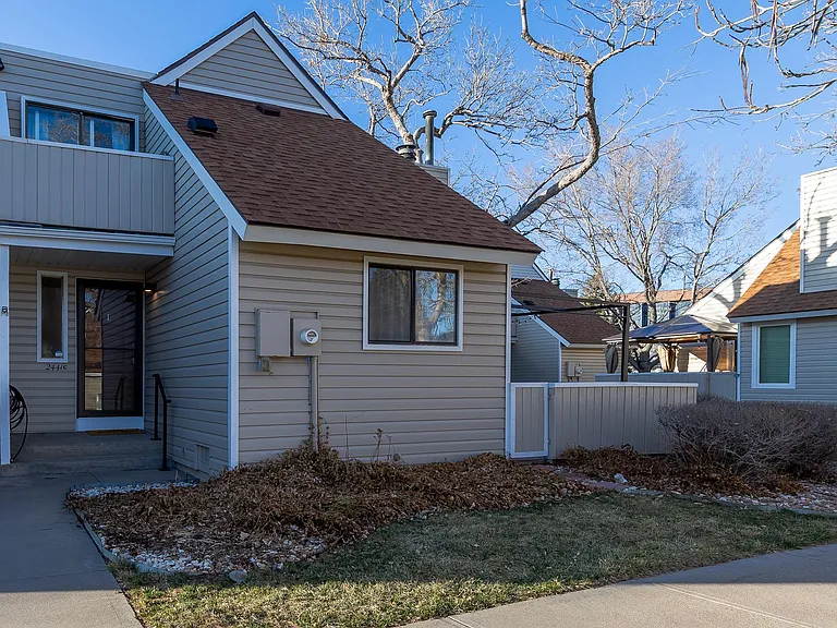 2441 S Xanadu Way #C — Photo 1