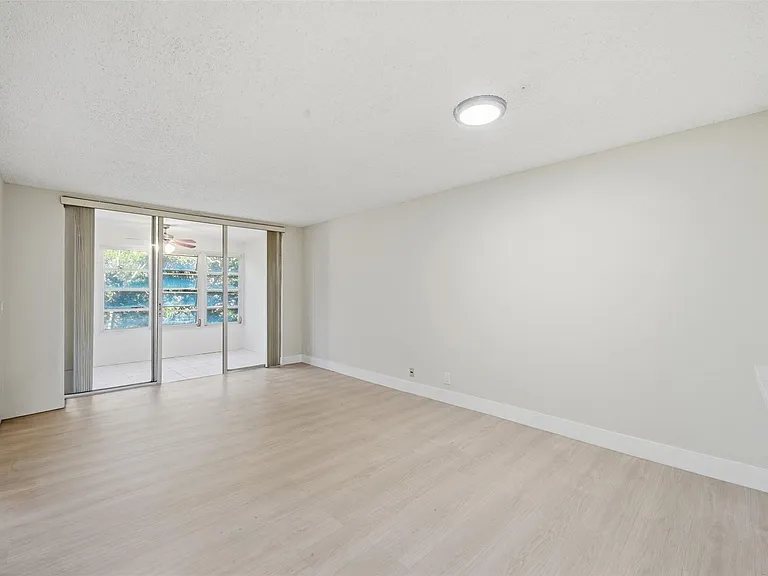 9430 Poinciana Pl #409 — Photo 14