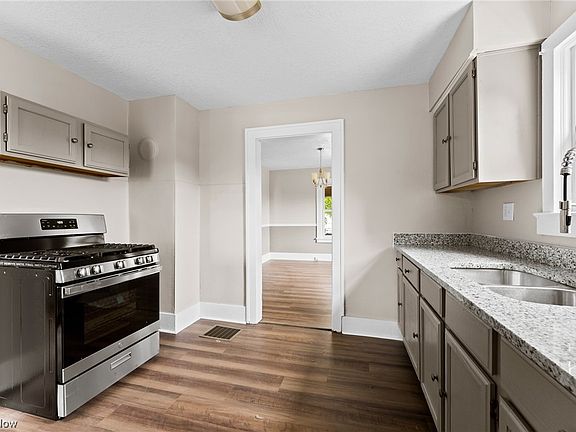 4th image of 32 N Schenley Ave