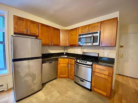 5th image of 22 E 105th St #4W