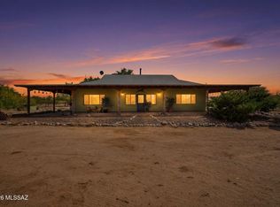 275 W Silver Sky Pl, Green Valley, AZ 85614