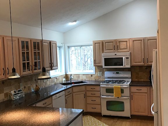 5th image of 4623 Castle Ct