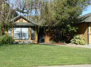 2400 Teakwood Ct, Hanford, CA