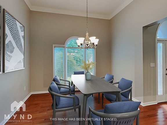 5th image of 940 Woodland Brk