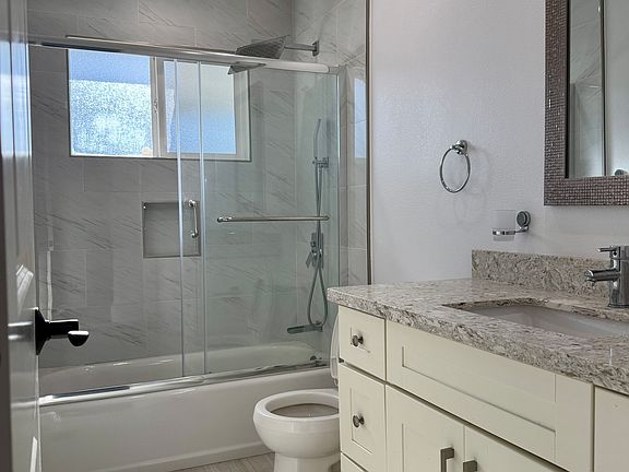 5th image of 3708 Leigh Ave