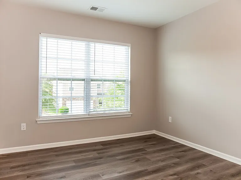 912 Old Forester Ln — Photo 12