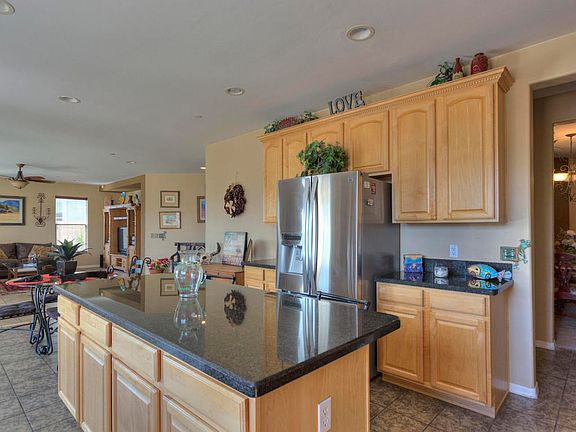 2nd image of 695 W Calle La Bolita