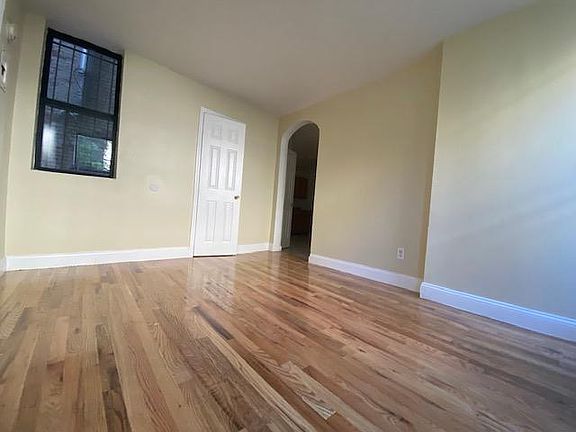 2nd image of 52 Ashburton Ave