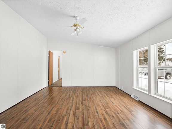 3rd image of 303 S Orange St