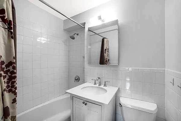 Rented by R New York | media 7
