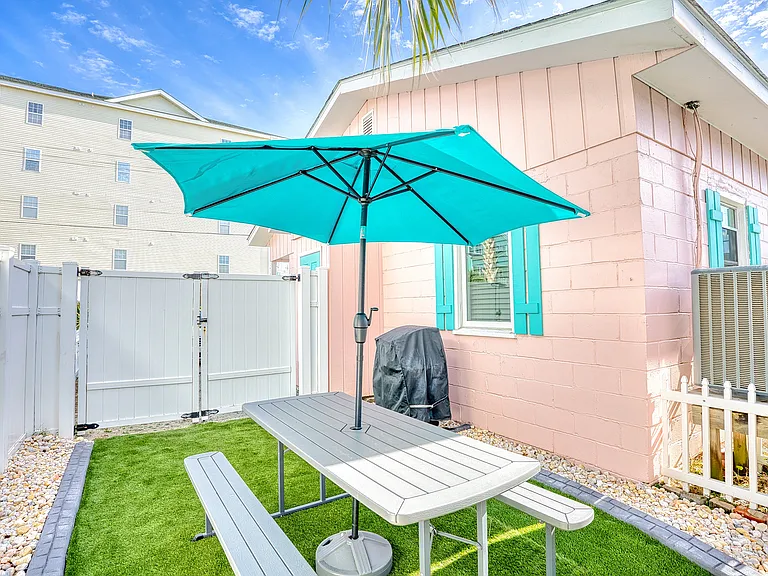 900 S Ocean Blvd — Photo 22
