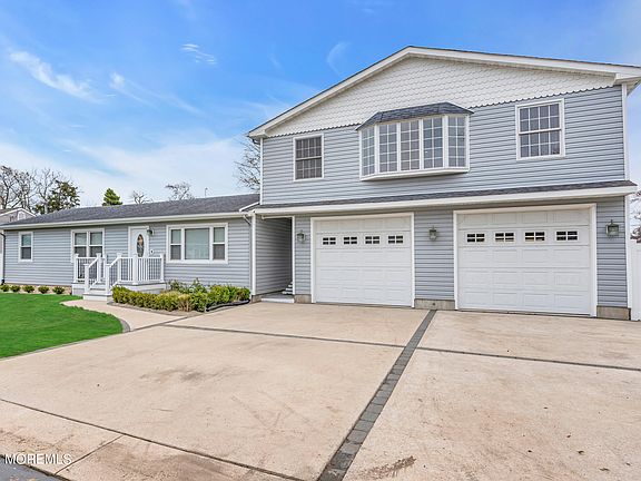3rd image of 2409 5th Avenue