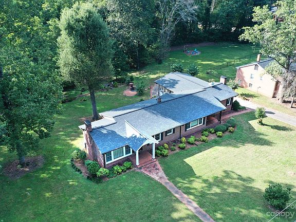 2nd image of 1318 Brentwood Dr