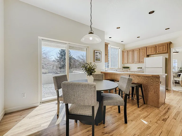736 Club Cir — Photo 18