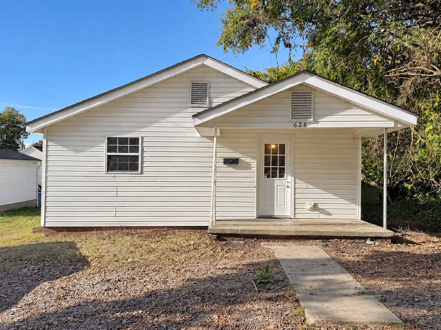 Three bedroom, 1 bath house in Burlington — Photo 1