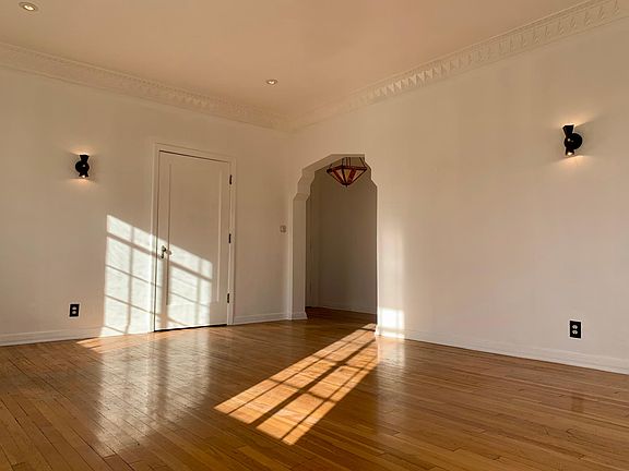2nd image of 364 S Cloverdale Ave #591895320
