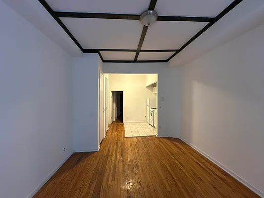 Rented by Eric Goodman Realty Corp | media 13