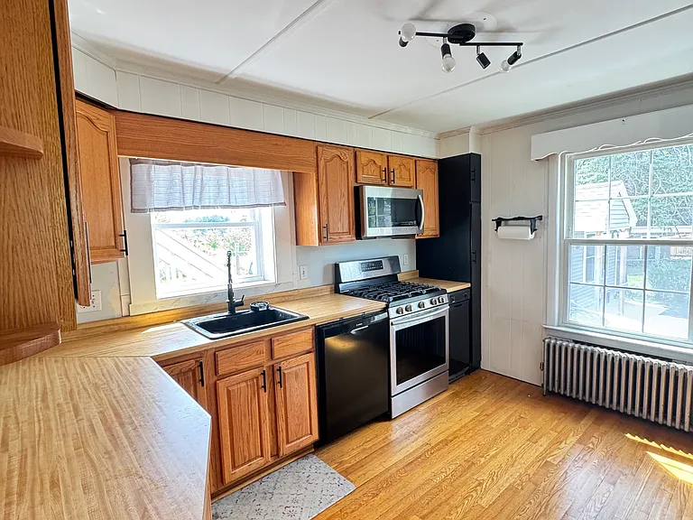 25 Pleasant St #1 — Photo 6