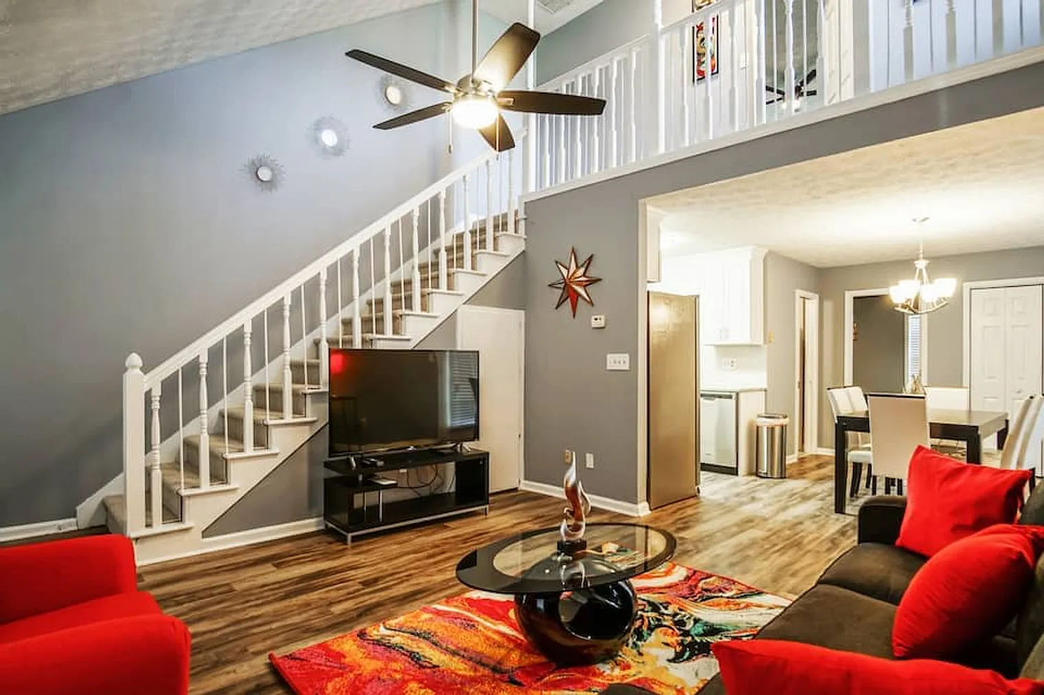 2 bed, 2.0 bath, 1732 sqft, $3,054 — Photo 2