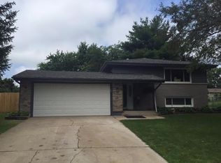 9420 McKinley St, Crown Point, IN 46307