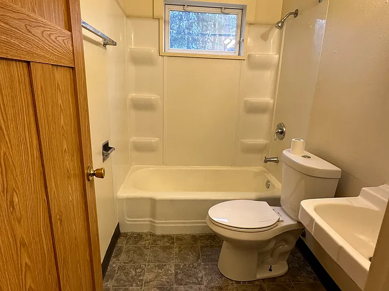2106 Lake Point Dr #2 — Photo 6