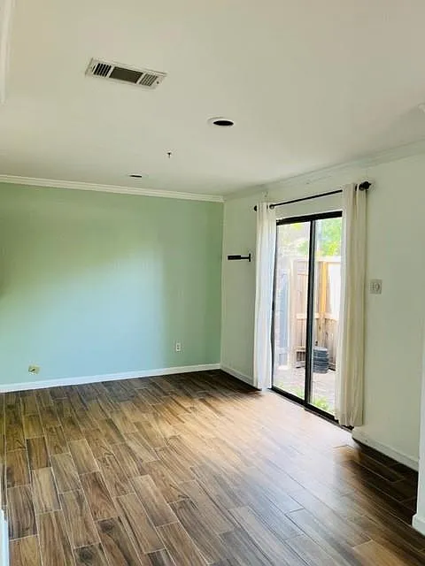 2 bed, 1.5 bath, 1300 sqft, $1,850 — Photo 4