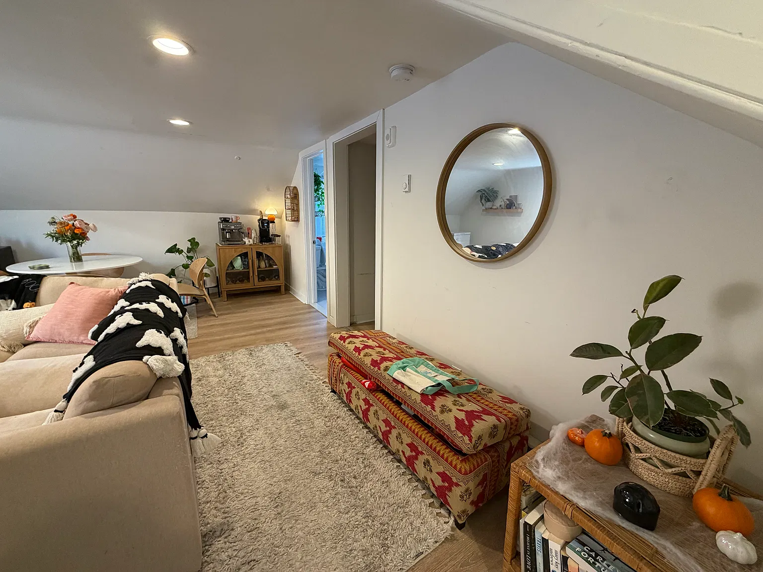 2 bed, 850 sqft, $1,995 — Photo 3
