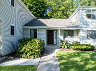 35 Nutmeg Rd APT B5, Middlebury, CT 06762